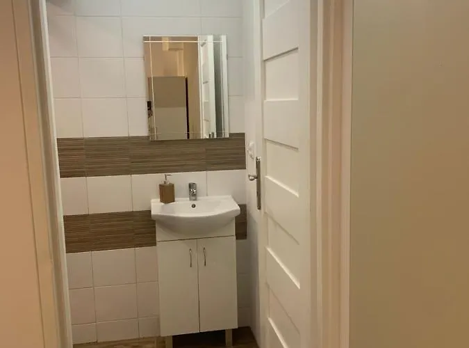 Jasminowa Przystan * Стегна